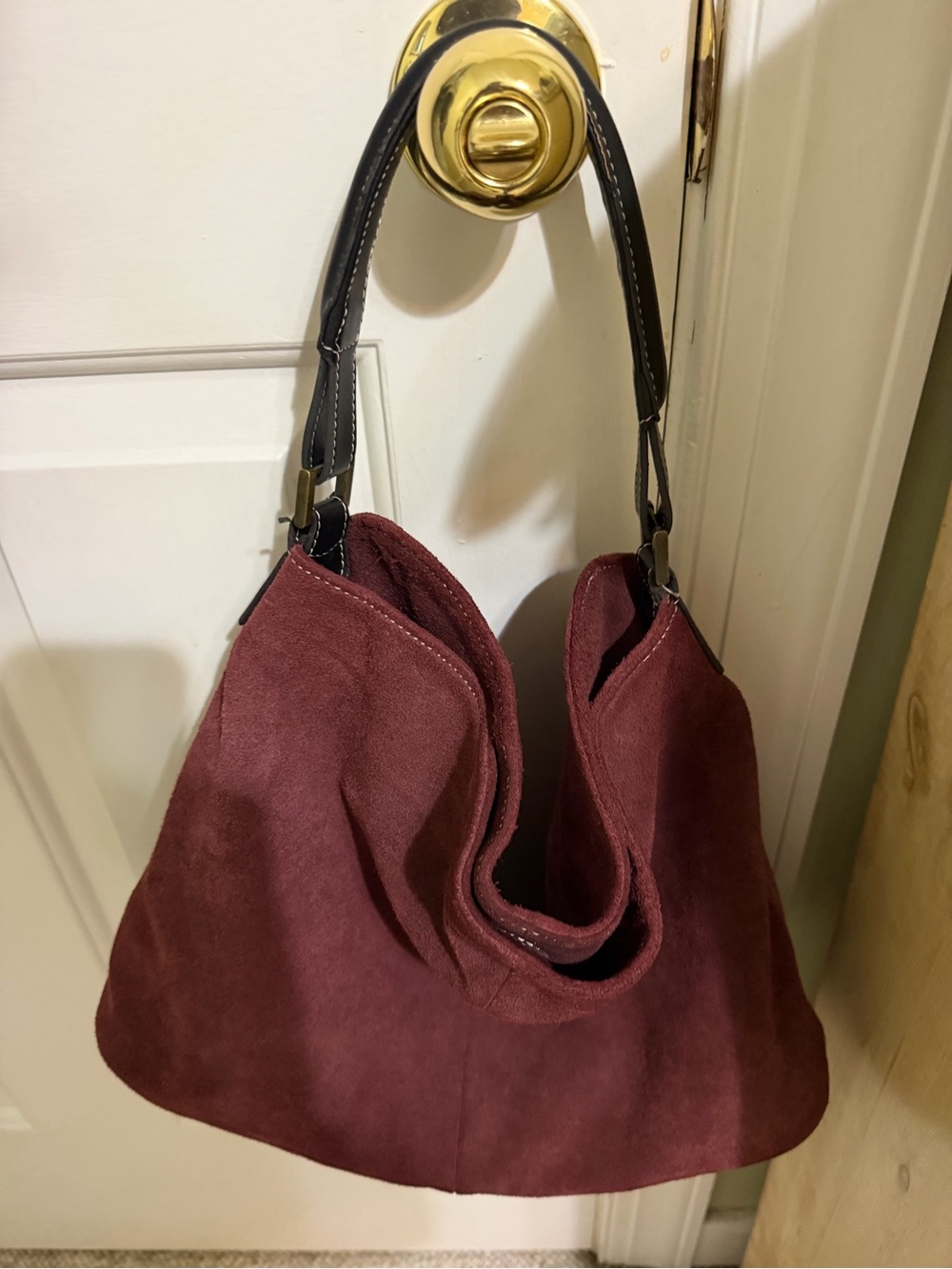 Women’s Suede Bag in a pinkish Burgundy - Stylish Everyday Hobo